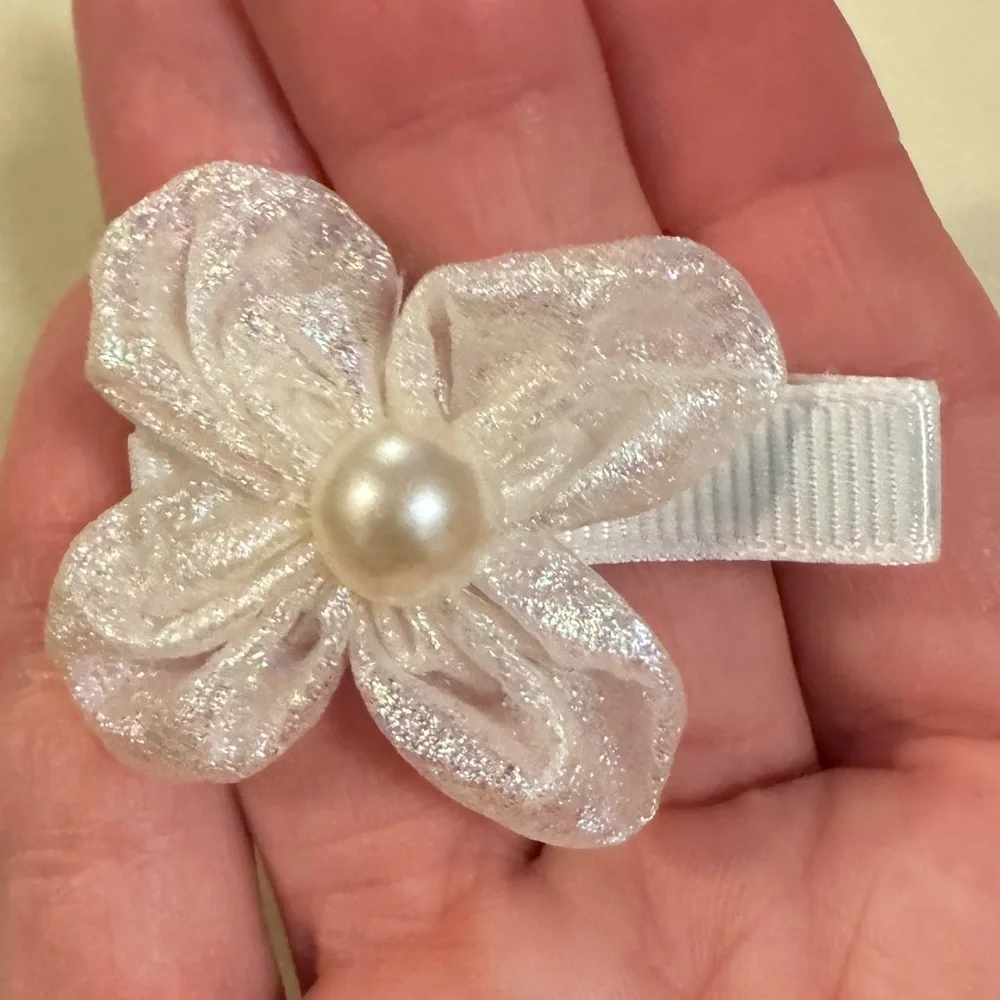 White Flower Hair Clips With Pearl Centers